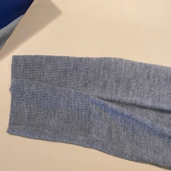 Sweater - Picture 6 of 7